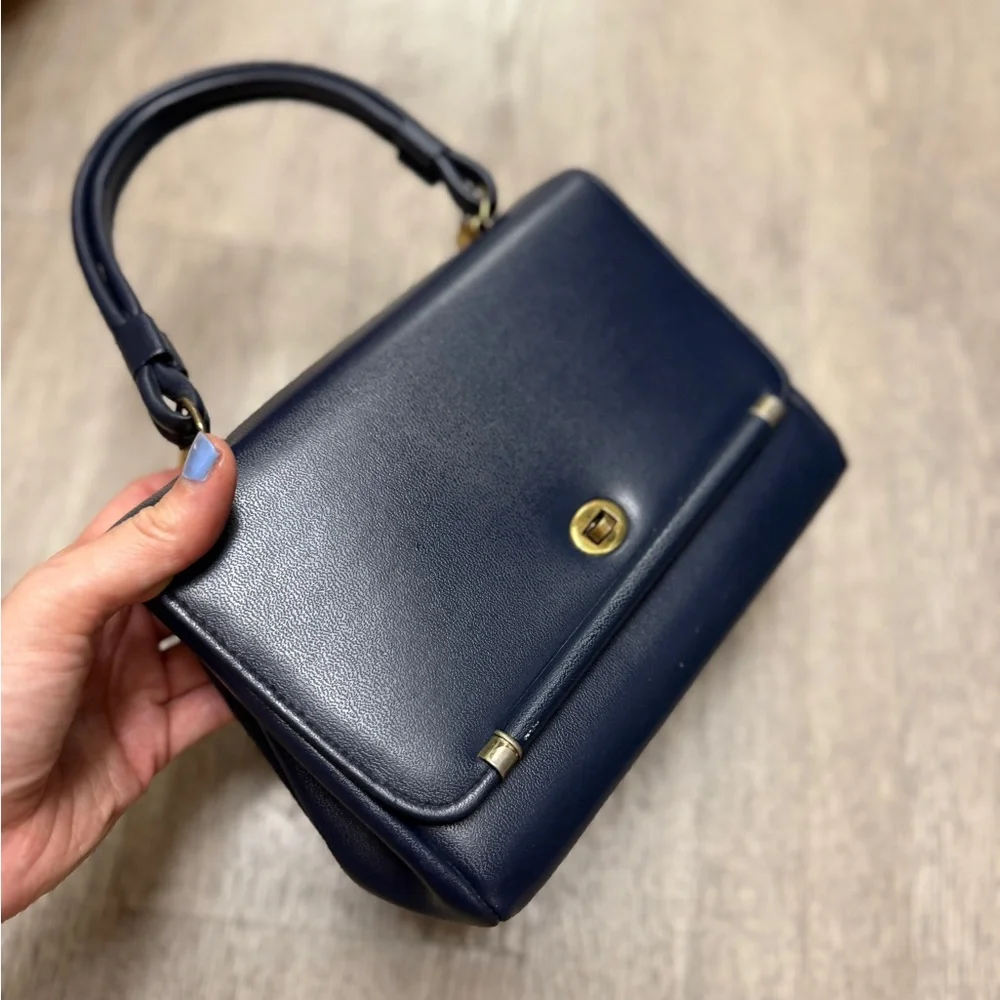 Unique Vintage vintage off